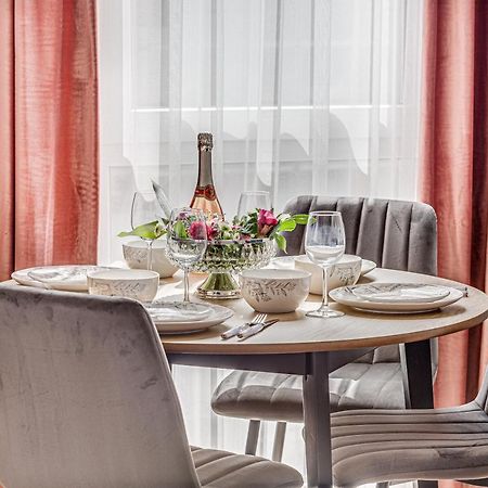 Elegant Apartment Near Afi & Atrium Mall أراد المظهر الخارجي الصورة