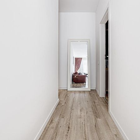 Elegant Apartment Near Afi & Atrium Mall أراد المظهر الخارجي الصورة