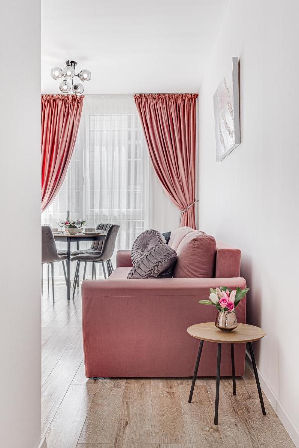 Elegant Apartment Near Afi & Atrium Mall أراد المظهر الخارجي الصورة