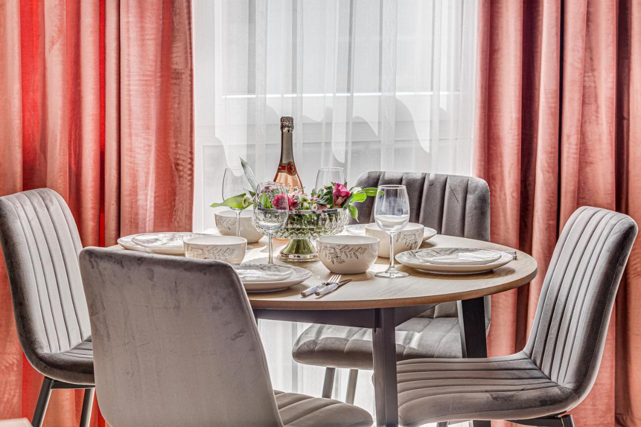 Elegant Apartment Near Afi & Atrium Mall أراد المظهر الخارجي الصورة
