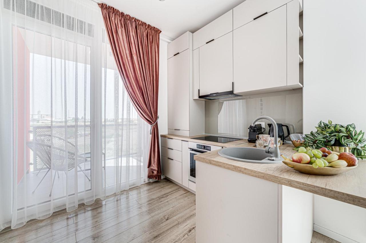 Elegant Apartment Near Afi & Atrium Mall أراد المظهر الخارجي الصورة
