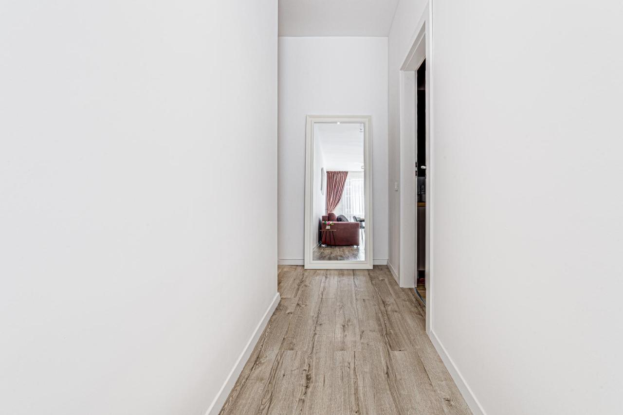 Elegant Apartment Near Afi & Atrium Mall أراد المظهر الخارجي الصورة